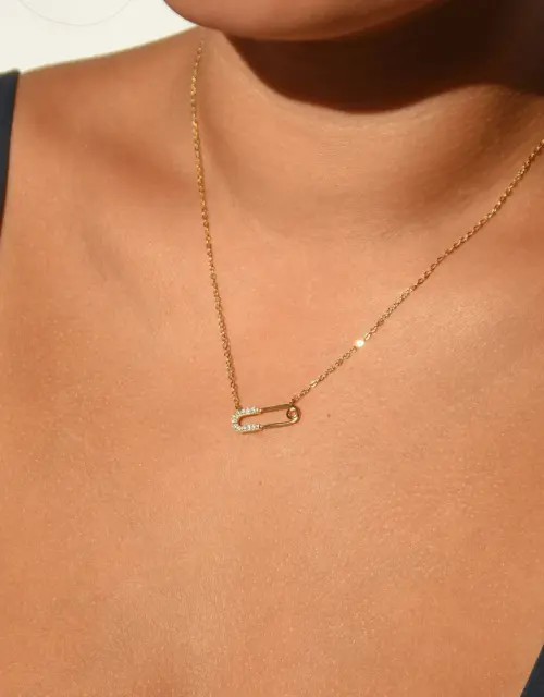 Gold Pave Safety Pin Necklace・Cubic Zirconia and Gold Plated Necklace